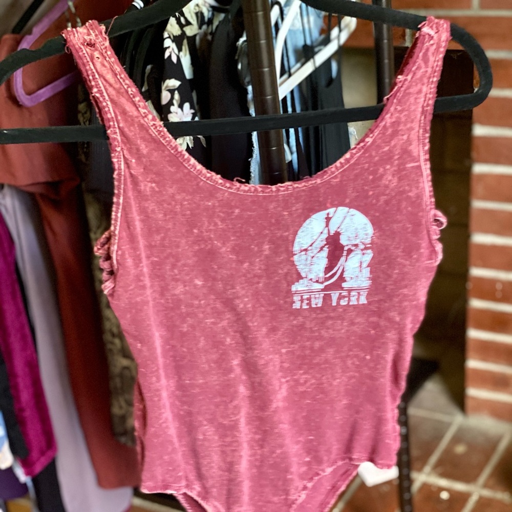 Rue 21 “New York” Distressed Body Suit Tank Top